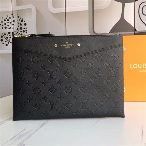 Mua Dép Louis Vuitton 2024 chính hãng, có sẵn, trả .